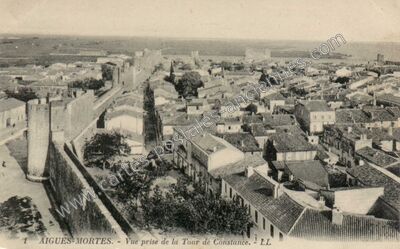 Carte postale ancienne Vue prise de la Tour de Constance — Aigues-Mortes (Gard)