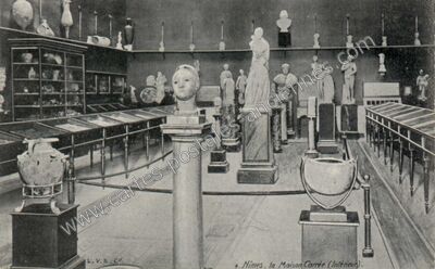 Carte postale ancienne La Maison Carrée. (Intérieur) — Nîmes (Gard)
