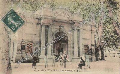 Carte postale ancienne Les Arènes — Beaucaire (Gard)