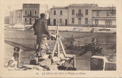 Carte postale ancienne Pêche au Globe — Le Grau-du-Roi (Gard)