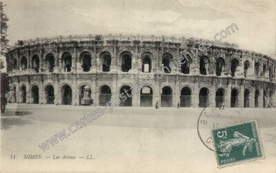 Carte postale ancienne Les Arènes — Nîmes (Gard)