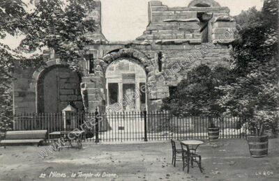 Carte postale ancienne Le Temple de Diane — Nîmes (Gard)