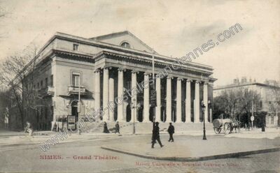 Carte postale ancienne Grand Théâtre — Nîmes (Gard)