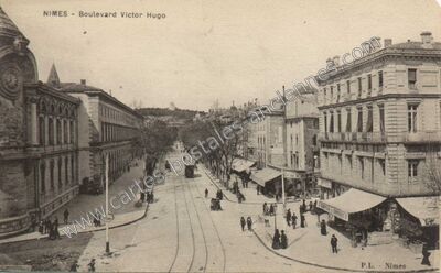 Carte postale ancienne Boulevard Victor Hugo — Nîmes (Gard)