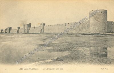 Carte postale ancienne Les Remparts, côté sud — Aigues-Mortes (Gard)