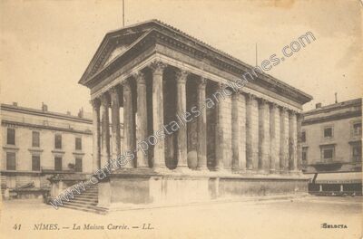 Carte postale ancienne La Maison Carrée — Nîmes (Gard)