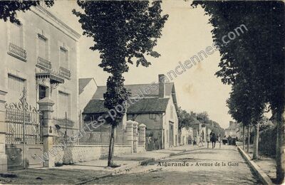 Carte postale ancienne Avenue de la Gare — Aigurande (Indre)