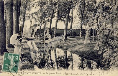 Carte postale ancienne Le Jardin Public Manoeuvre du Centre — Châteauroux (Indre)