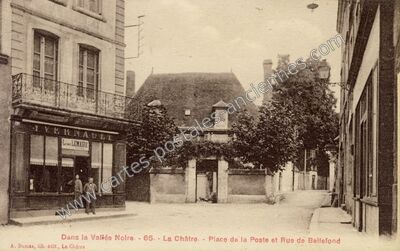 Carte postale ancienne Place de la Poste et Rue de Bellefond — La Châtre (Indre)