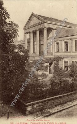 Carte postale ancienne Perspective du Palais de Justice — La Châtre (Indre)