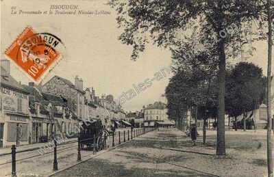 Carte postale ancienne La Promenade et le Boulevard Nicolas-Leblanc — Issoudun (Indre)