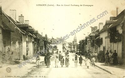 Carte postale ancienne Rue du Grand Faubourg de Champagne — Levroux (Indre)