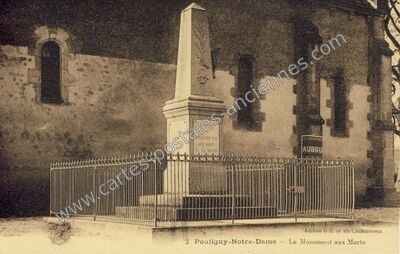 Carte postale ancienne Le Monument aux Morts — Pouligny-Notre-Dame (Indre)