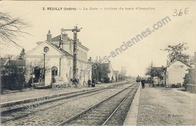 Carte postale ancienne La Gare — Arrivée du train d'Issoudun — Reuilly (Indre)
