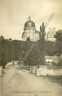 Carte postale ancienne Le Château et les nouveaux Ponts — Valençay (Indre)