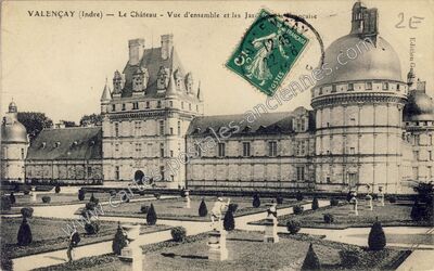 Carte postale ancienne Le Château - Vue d'ensemble et les Jardins — Valençay (Indre)