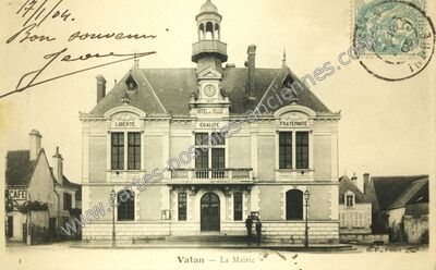 Carte postale ancienne L'Hôtel de Ville — Vatan (Indre)