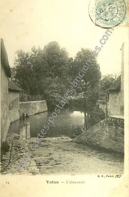 Carte postale ancienne L'abreuvoir — Vatan (Indre)