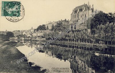 Carte postale ancienne Le Château Raoul et la V — Châteauroux (Indre)