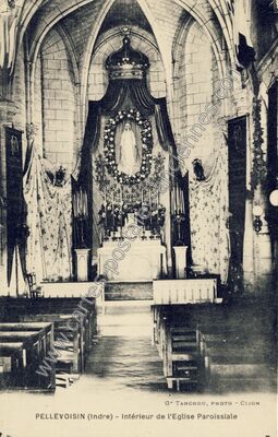 Carte postale ancienne Intérieur de l'Eglise Paroissiale — Pellevoisin (Indre)