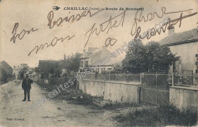 Carte postale ancienne Route de Bonneuil — Chaillac (Indre)