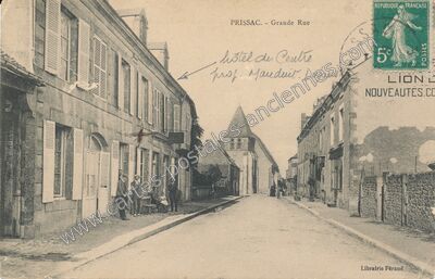 Carte postale ancienne Grande Rue — Prissac (Indre)