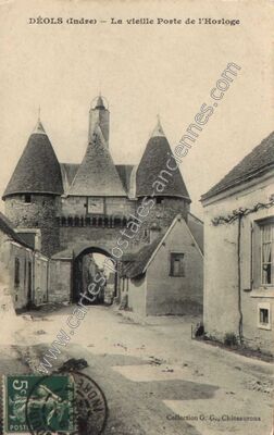 Carte postale ancienne La vieille Porte de l'Horloge — Déols (Indre)