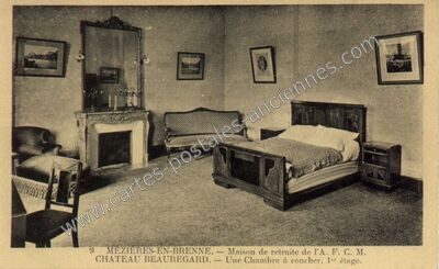 Carte postale ancienne Maison de retraite de l'A. F. C. M. CHATEAU BEAUREGARD. — Une Chambre à coucher, 1er étage — Mézières-en-Brenne (Indre)