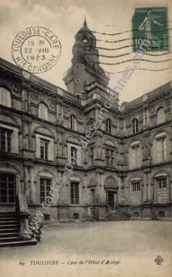 Carte postale ancienne Cour de l'Hôtel d'Assézat — Toulouse (Haute-Garonne)