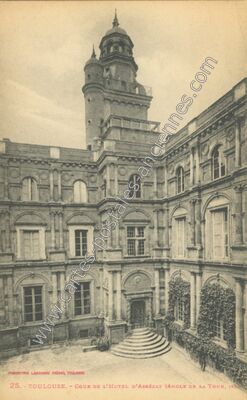 Carte postale ancienne Cour de l'Hôtel d'Assézat (Angle de la Tour) — Toulouse (Haute-Garonne)