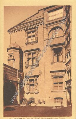 Carte postale ancienne Cour de l'Hôtel Béringuier-Maynier — Toulouse (Haute-Garonne)