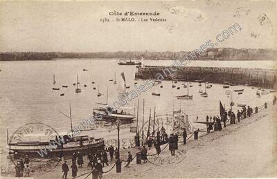 Carte postale ancienne Les Vedettes — Saint-Malo (Ille-et-Vilaine)
