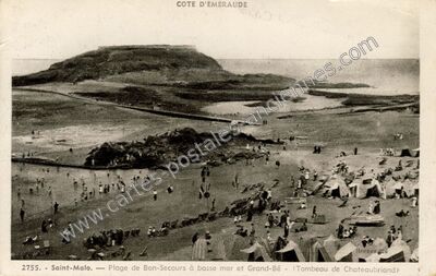 Carte postale ancienne Plage de Bon-Secours à basse mer et Grand-Bé — (Tombeau de Chateaubriand) — Saint-Malo (Ille-et-Vilaine)