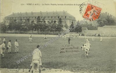 Carte postale ancienne La Petite Prairie, terrain d'exercices de la garnison — Vitré (Ille-et-Vilaine)