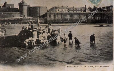Carte postale ancienne La Plage, les Remparts — Saint-Malo (Ille-et-Vilaine)