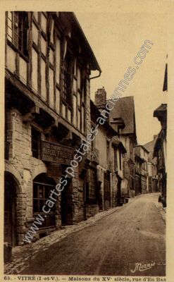 Carte postale ancienne Maisons du XVe siècle, rue d'En Bas — Vitré (Ille-et-Vilaine)