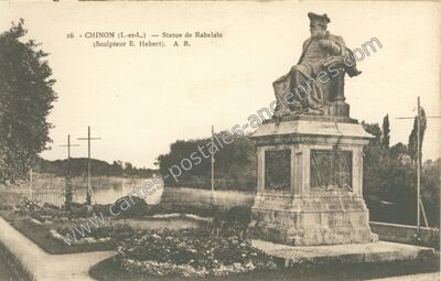 Carte postale ancienne Statue de Rabelais — Chinon (Indre-et-Loire)