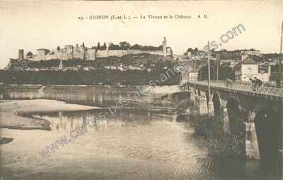 Carte postale ancienne La Vienne et le Château — Chinon (Indre-et-Loire)