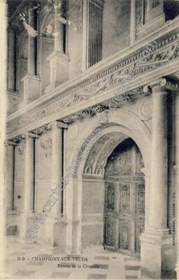 Carte postale ancienne Entrée de la Chapelle — Champigny-sur-Veude (Indre-et-Loire)
