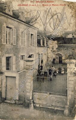 Carte postale ancienne Mairie et Maison d'école — Chargé (Indre-et-Loire)
