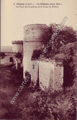 Carte postale ancienne Le Château (mon. hist.) La Tour du Coudray et la Tour de Boissy — Chinon (Indre-et-Loire)