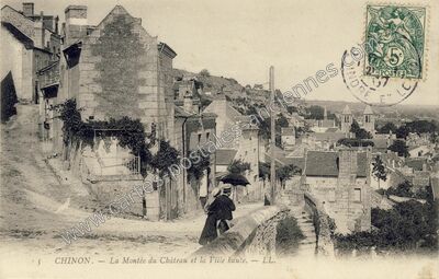 Carte postale ancienne La Montée du Château et la Ville haute — Chinon (Indre-et-Loire)