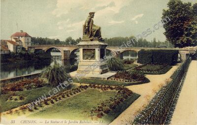 Carte postale ancienne La Statue et le Jardin Rabelais — Chinon (Indre-et-Loire)
