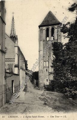 Carte postale ancienne L'Eglise Saint-Mesme. — Une Tour — Chinon (Indre-et-Loire)