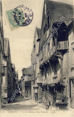 Carte postale ancienne T'i.illes Maisons Rue Voltaire — Chinon (Indre-et-Loire)