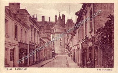 Carte postale ancienne Rue Gambetta — Langeais (Indre-et-Loire)