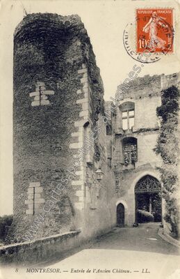 Carte postale ancienne Entrée de l'Ancien Château — Montrésor (Indre-et-Loire)