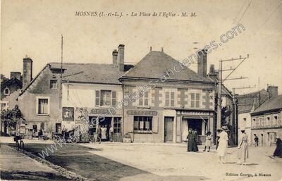 Carte postale ancienne La Place de l'Eglise — Mosnes (Indre-et-Loire)