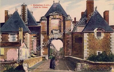 Carte postale ancienne Porte de Chinon — Richelieu (Indre-et-Loire)