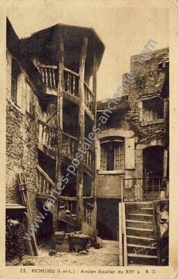 Carte postale ancienne Ancien Escalier du XVI° s — Richelieu (Indre-et-Loire)